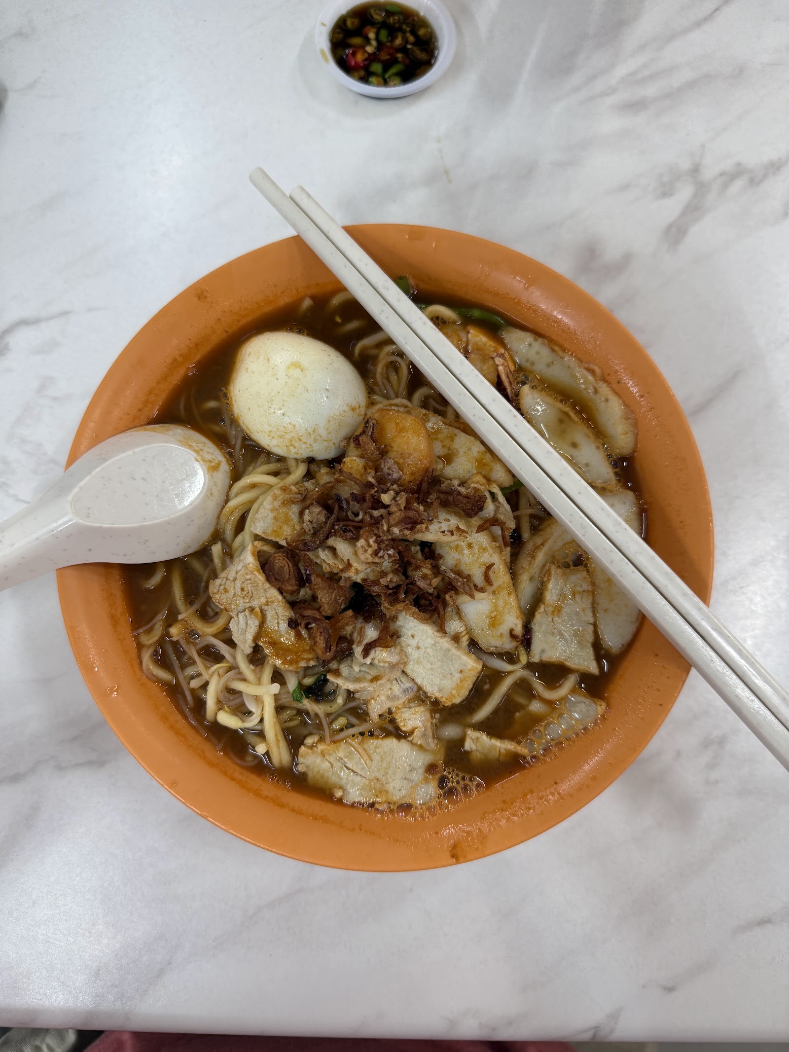 瓦煲伊面 (清汤) CLAYPOT YEE MEE (SOUP)