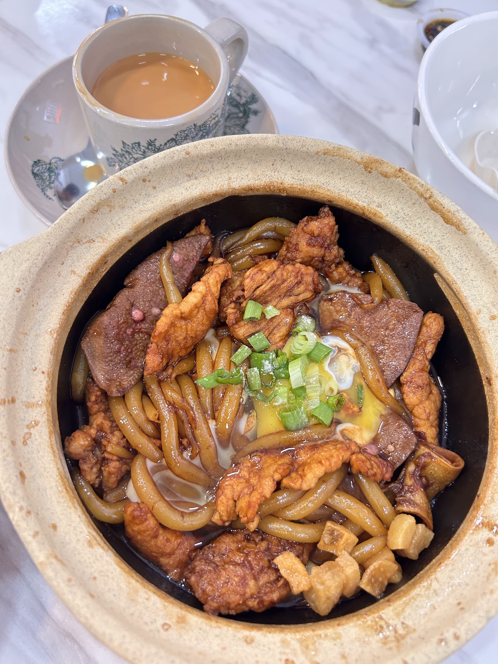 干捞瓦煲伊面 CLAYPOT YEE MEE (DRY)